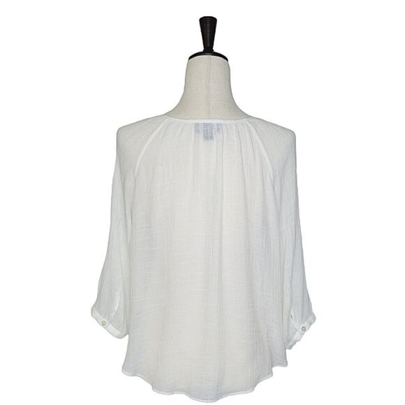 by & by White Textured Floral Embroidered 3/4 Sleeve Cover-up Blouse Size M - Picture 4 of 9